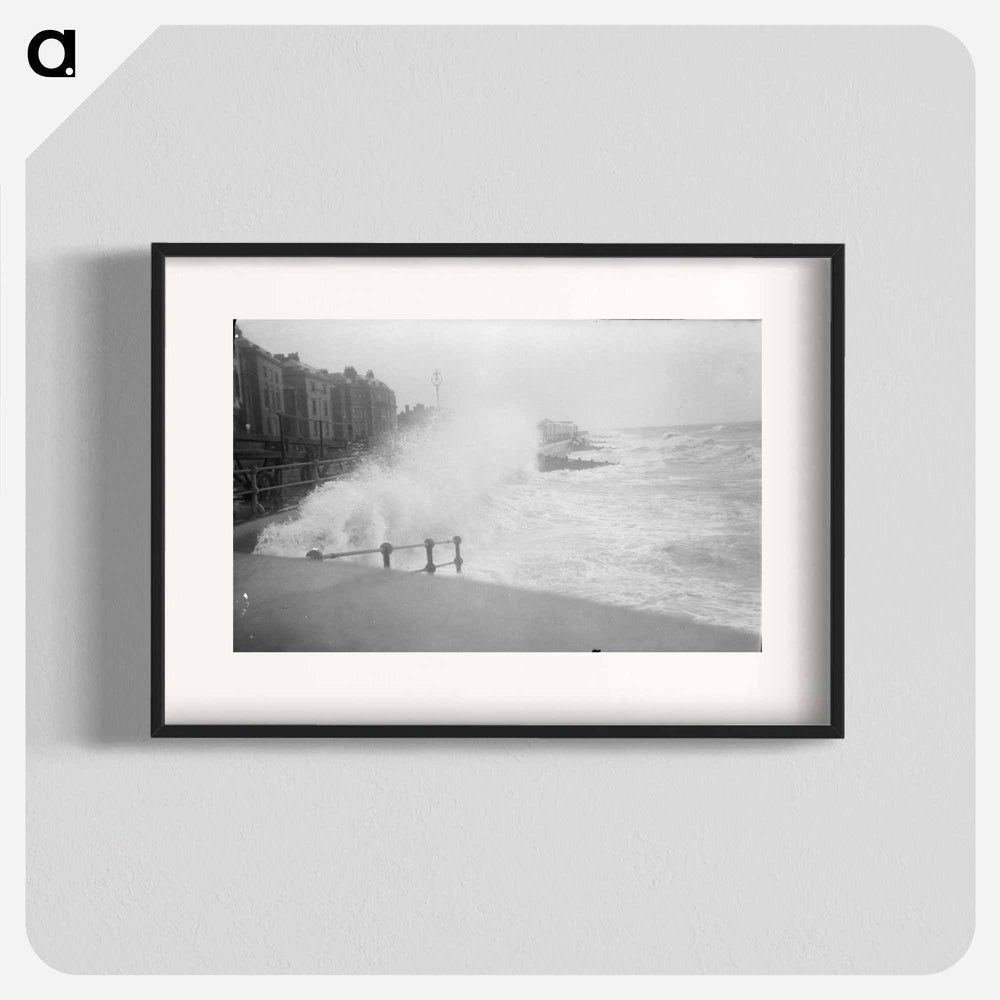 Waves crashing on the shore, Bognor Regis - エリック リー ジョンソン Poster.