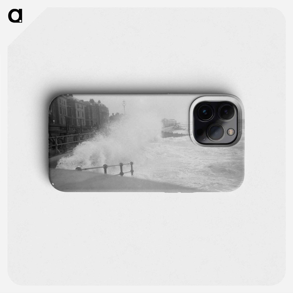 Waves crashing on the shore, Bognor Regis - エリック リー ジョンソン Phone Case.