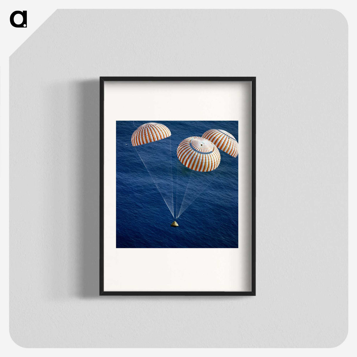 1-16_Apollo-Moon-Landing_blk
