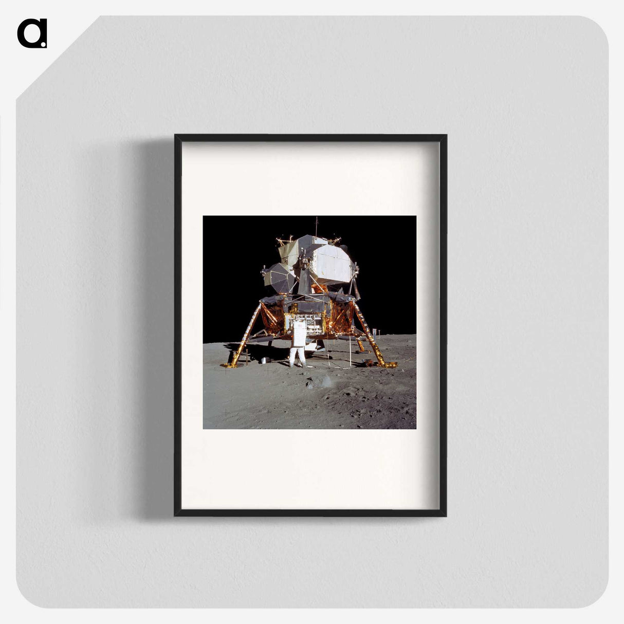 1-19_Apollo-Moon-Landing_blk