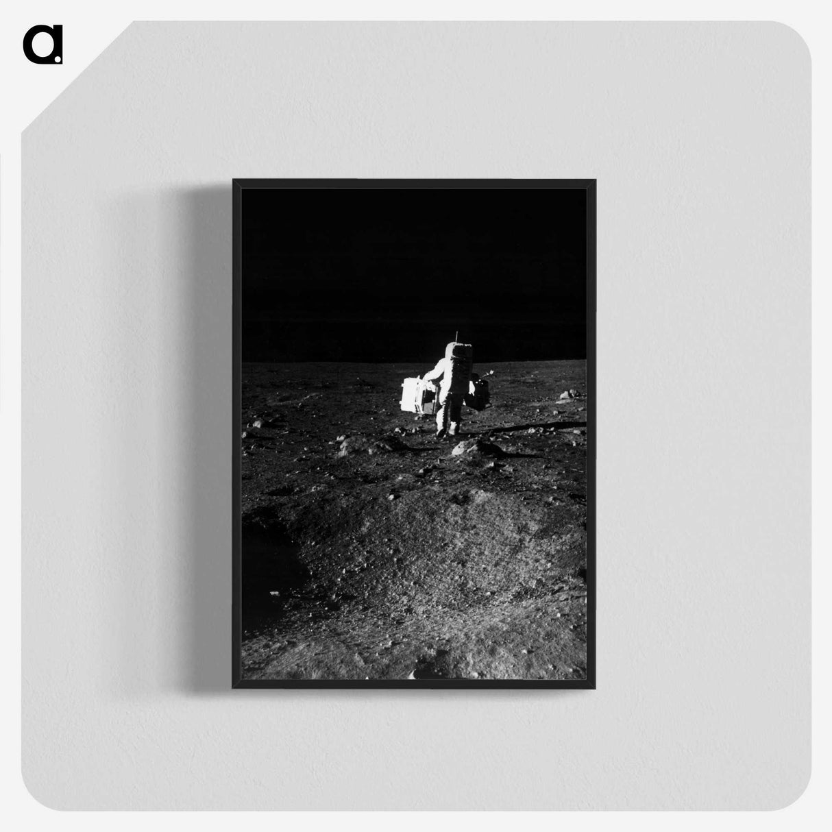 1-22_Apollo-Moon-Landing_blk-crop