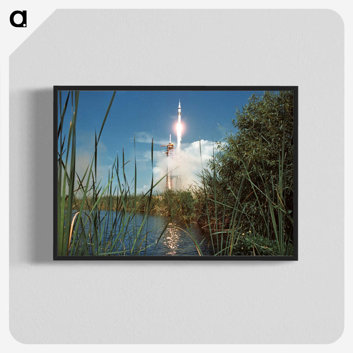 1-25_Apollo-Moon-Landing_blk-crop