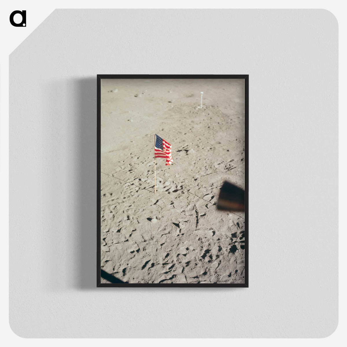1-31_Apollo-Moon-Landing_blk-crop