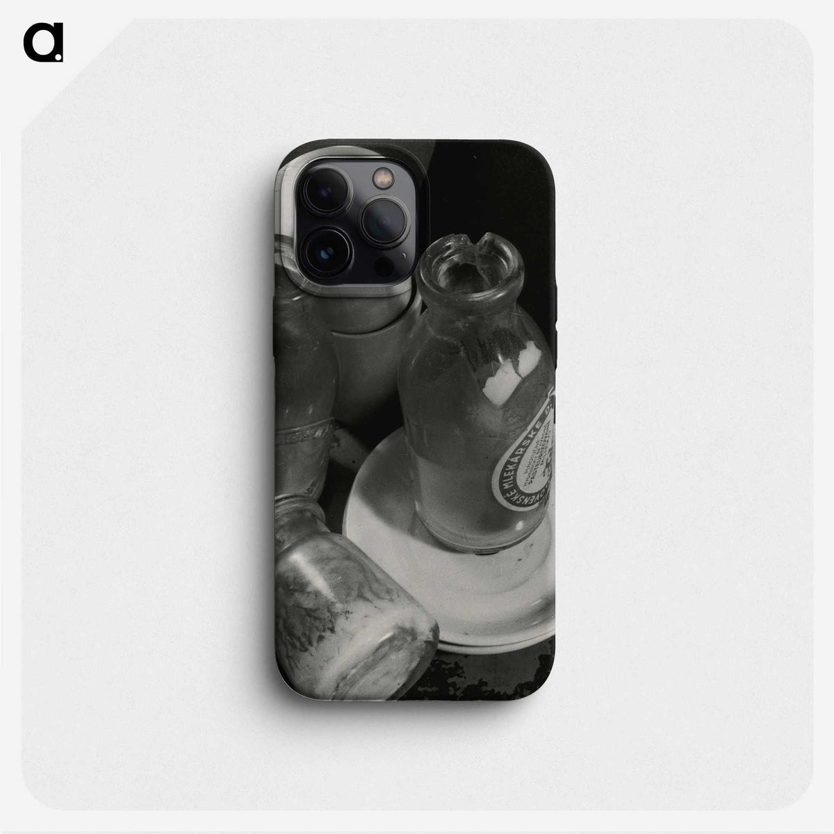1-34_Milos-Dohnany_phone