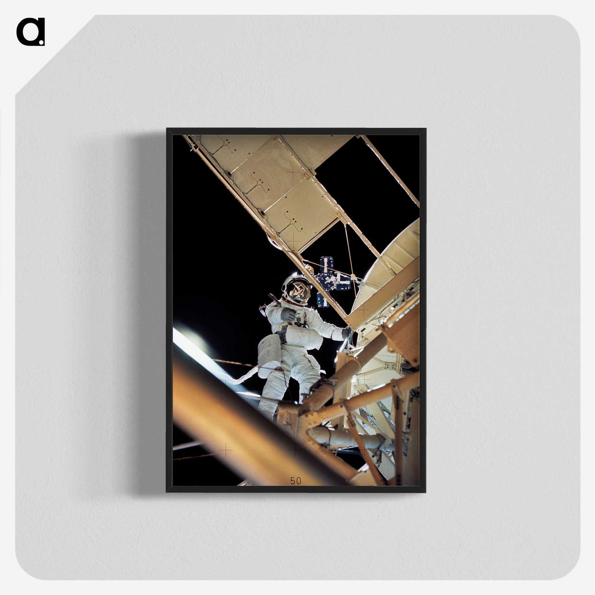 1-36_Apollo-Moon-Landing_blk-crop