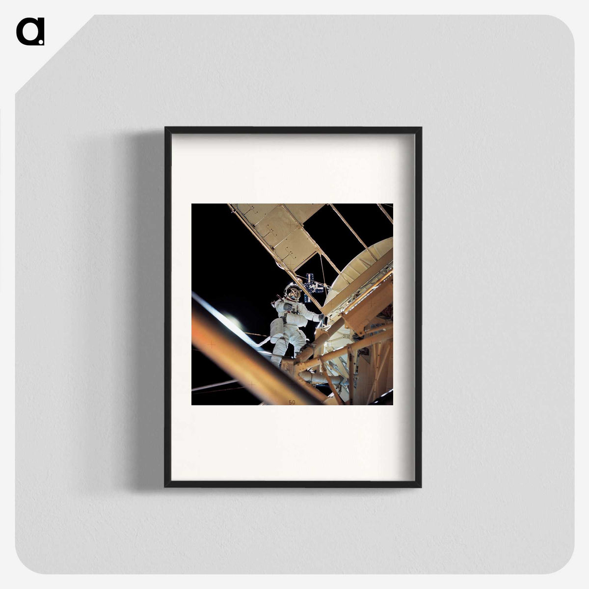 1-36_Apollo-Moon-Landing_blk