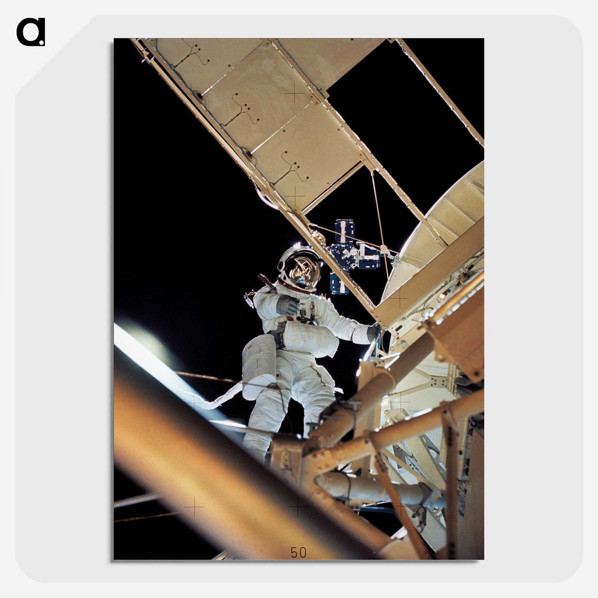 1-36_Apollo-Moon-Landing_picture-crop