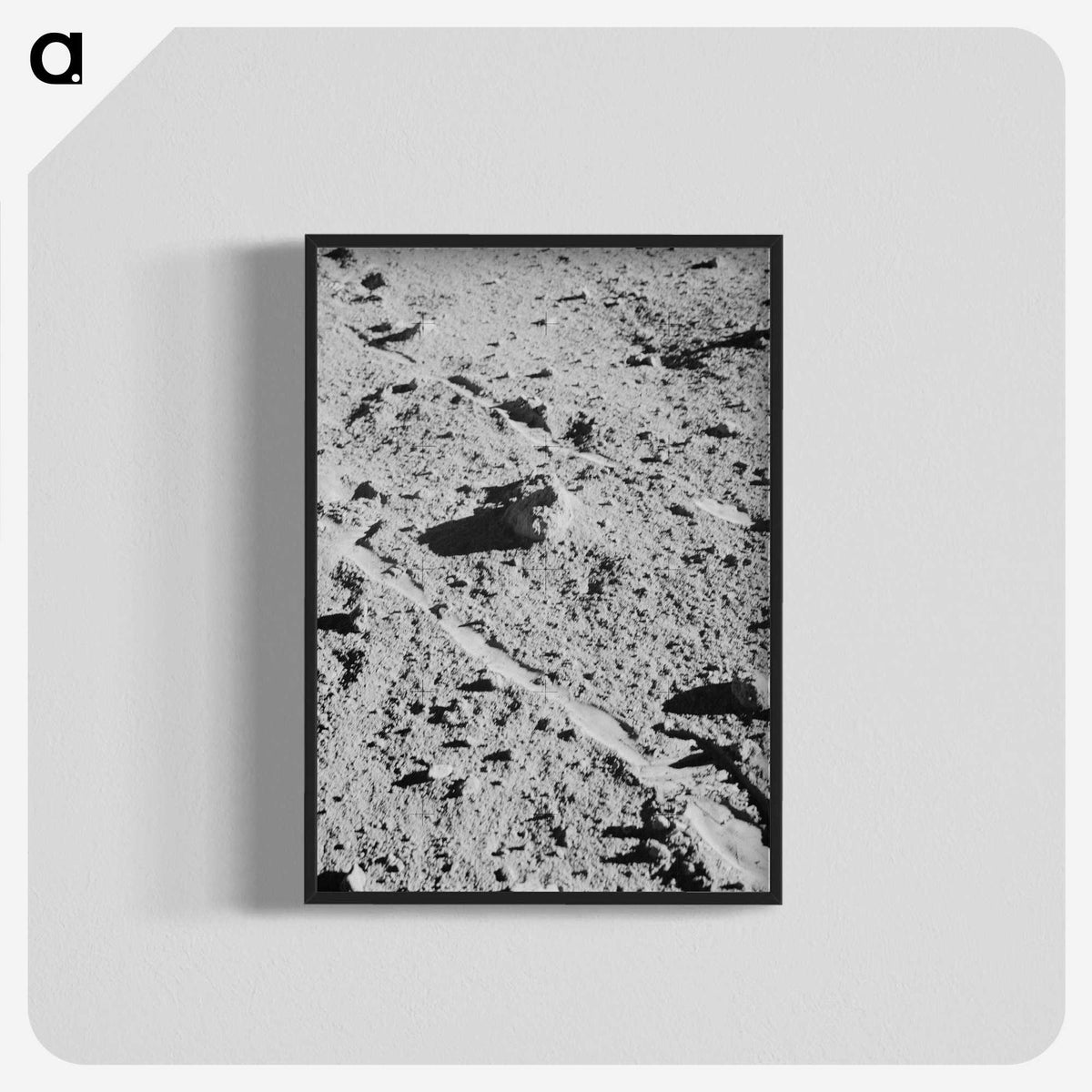 1-38_Apollo-Moon-Landing_blk-crop