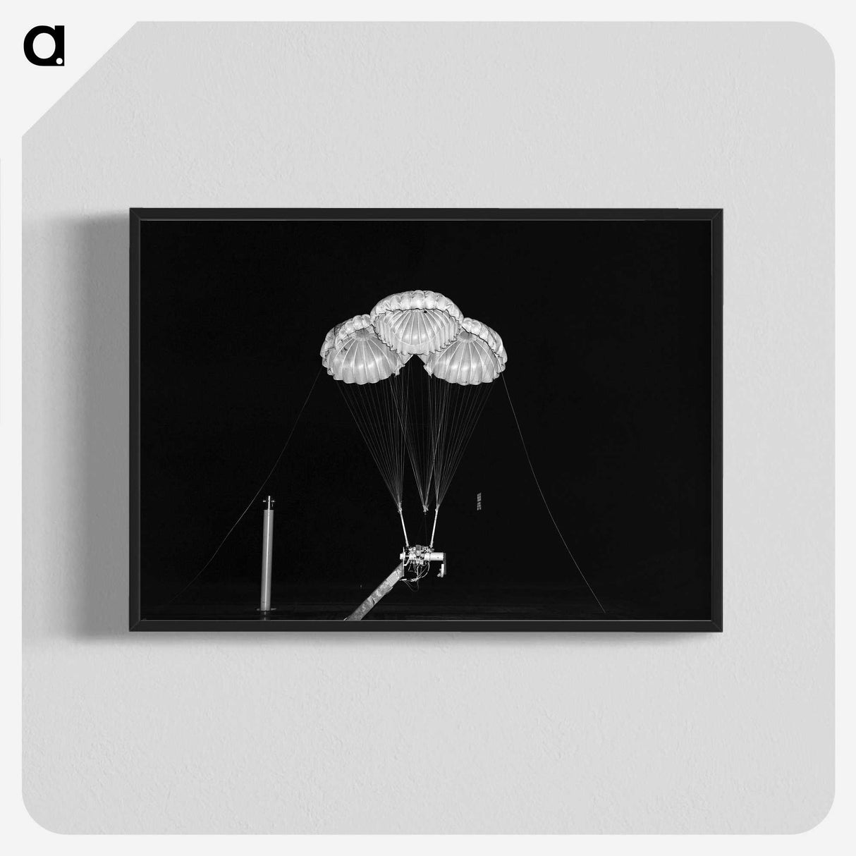 1-40_Apollo-Moon-Landing_blk-crop