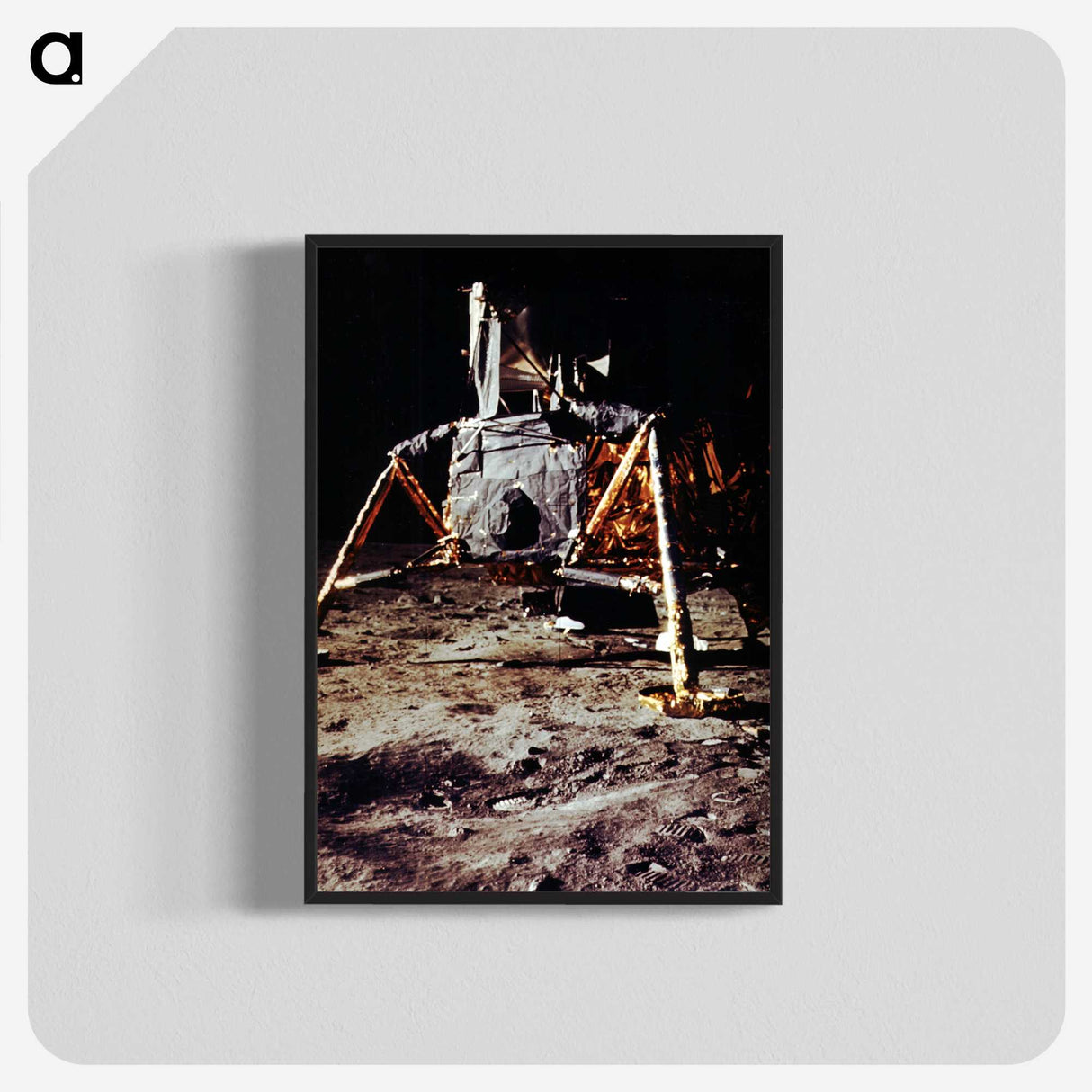1-42_Apollo-Moon-Landing_blk-crop