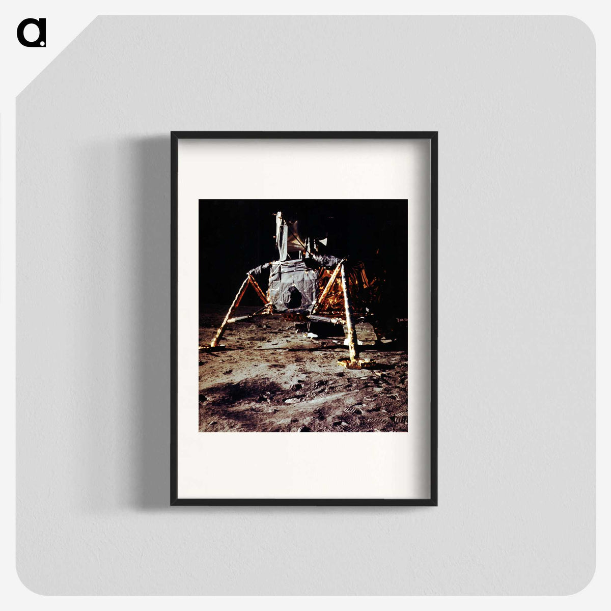 1-42_Apollo-Moon-Landing_blk