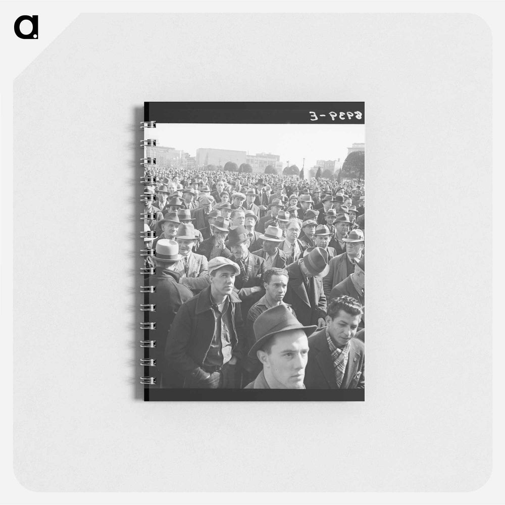 Listening to speeches at mass meeting of Works Progress Administration (WPA) workers protesting congressional cut of relief appropriations. San Francisco, California - ドロテア ラング Memo.