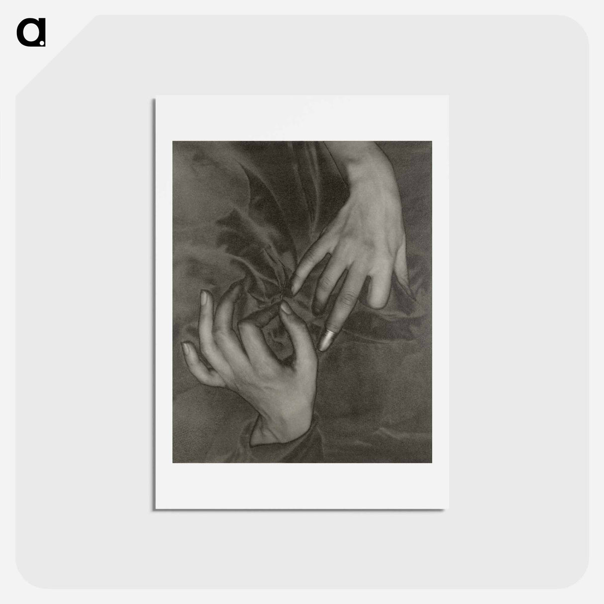 アートポストカード-Georgia O’Keeffe—Hands and Thimble - アルフレッド スティーグリッツ Postcard.