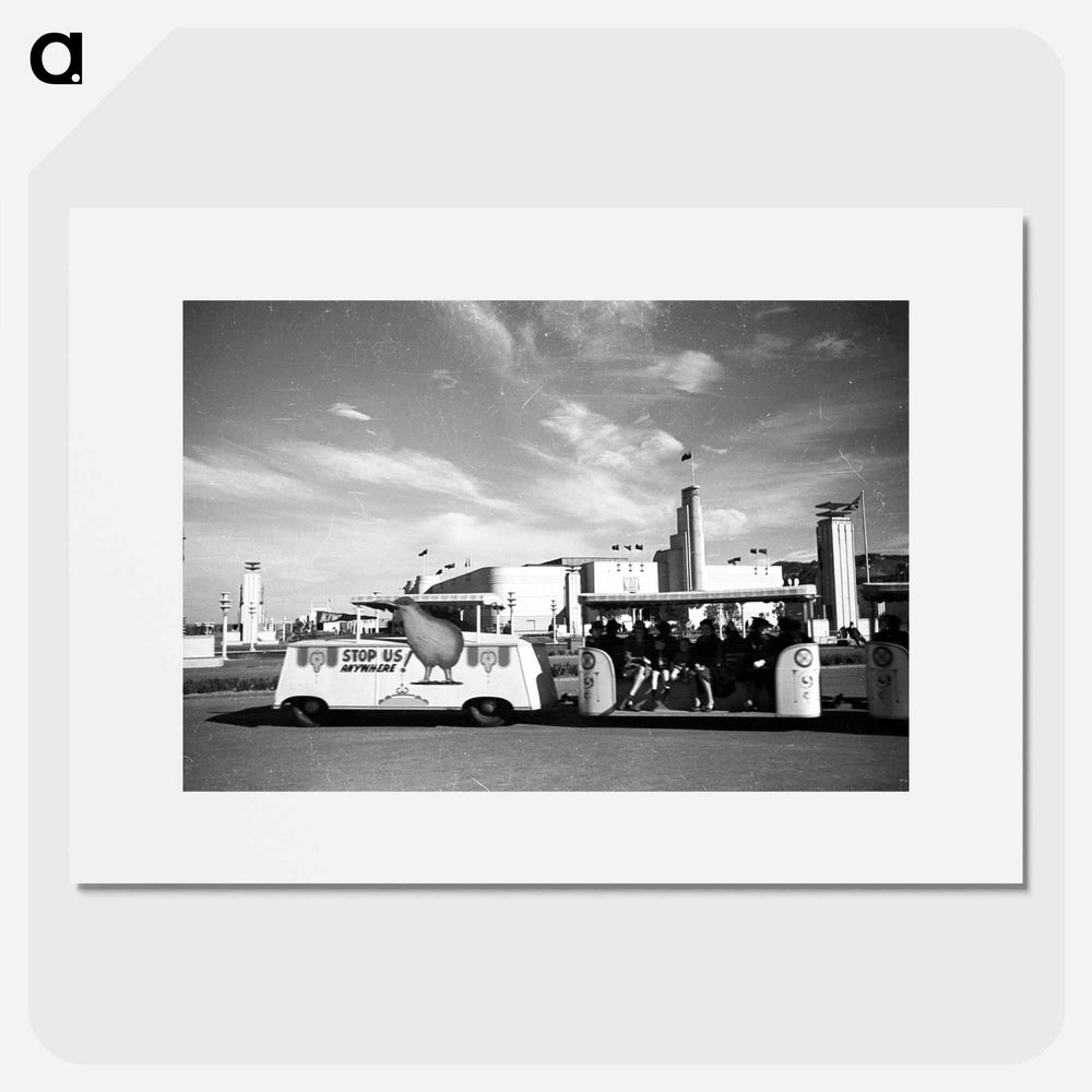 Kiwicar in front of New Zealand Centennial Exhibition, Wellington - エリック リー ジョンソン Poster.