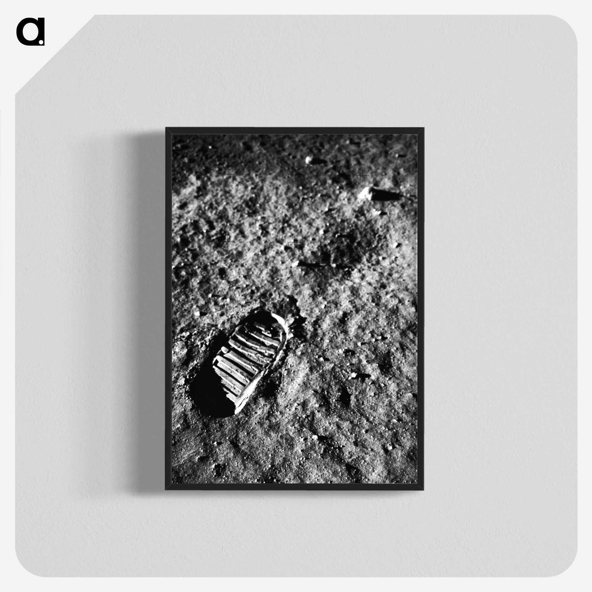 1-9_Apollo-Moon-Landing_blk-crop