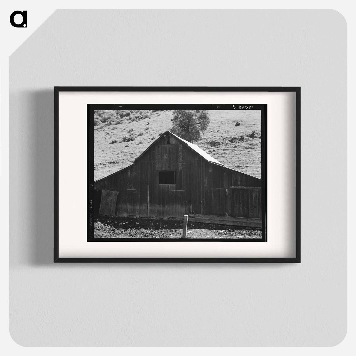 アートポスター-Barn in a valley back of Mission San Jose - ドロテア ラング Poster.