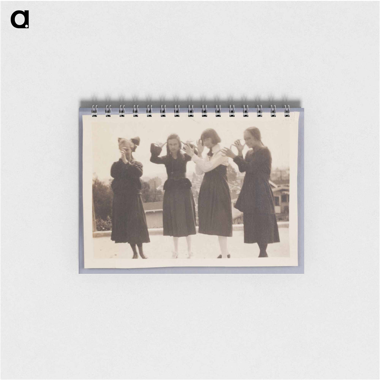 アートメモ帳-Four Women Making Hand Gestures
- セントルイス美術館 Memo.
