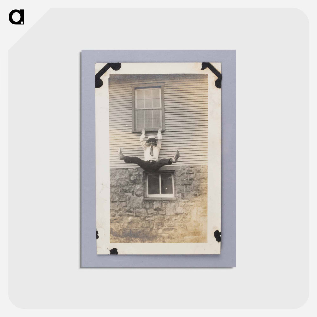 アートポストカード-Man Hanging Off Window Ledge
- セントルイス美術館 Postcard.