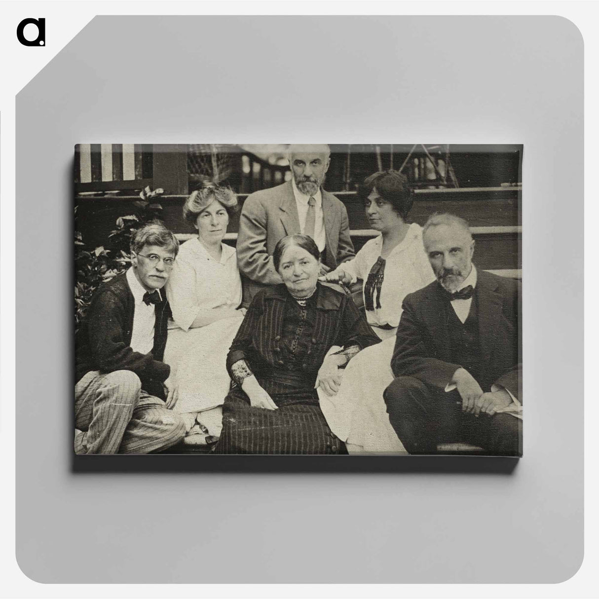 Untitled (Stieglitz, Agnes, mother Hedwig, Julius, Selma, and Lee on Oaklawn steps) - アルフレッド スティーグリッツ Canvas.