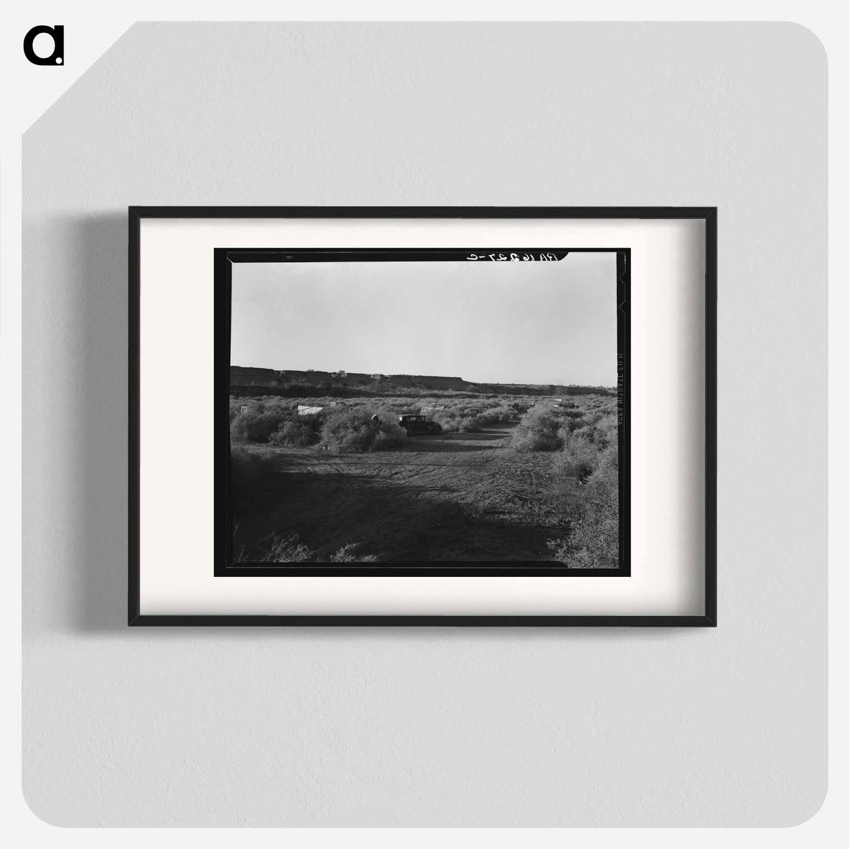 アートポスター-California migratory farm laborers, drought refugees from Oklahoma, camped in the brush on the river bottom with no water or sanitation. On the outskirts of Brawley. Imperial Valley, California. - ドロテア ラング Poster.