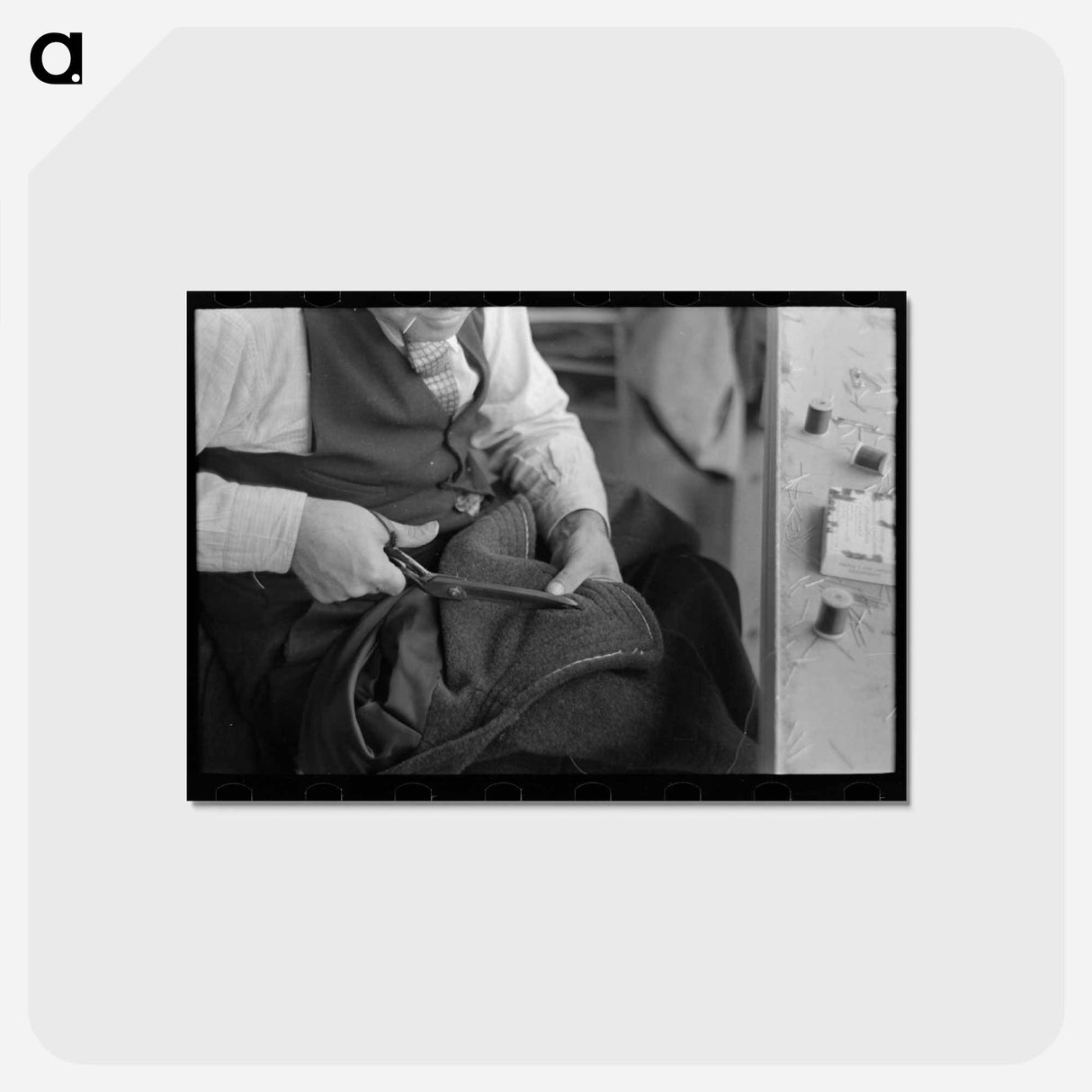 アートポストカード-Tailor Cutting Cloth
- ラッセル リー Postcard.