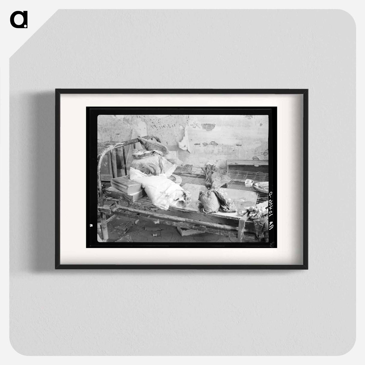 アートポスター-Bedroom in an Indiana Farmhouse After the Flood
- ラッセル リー Poster.