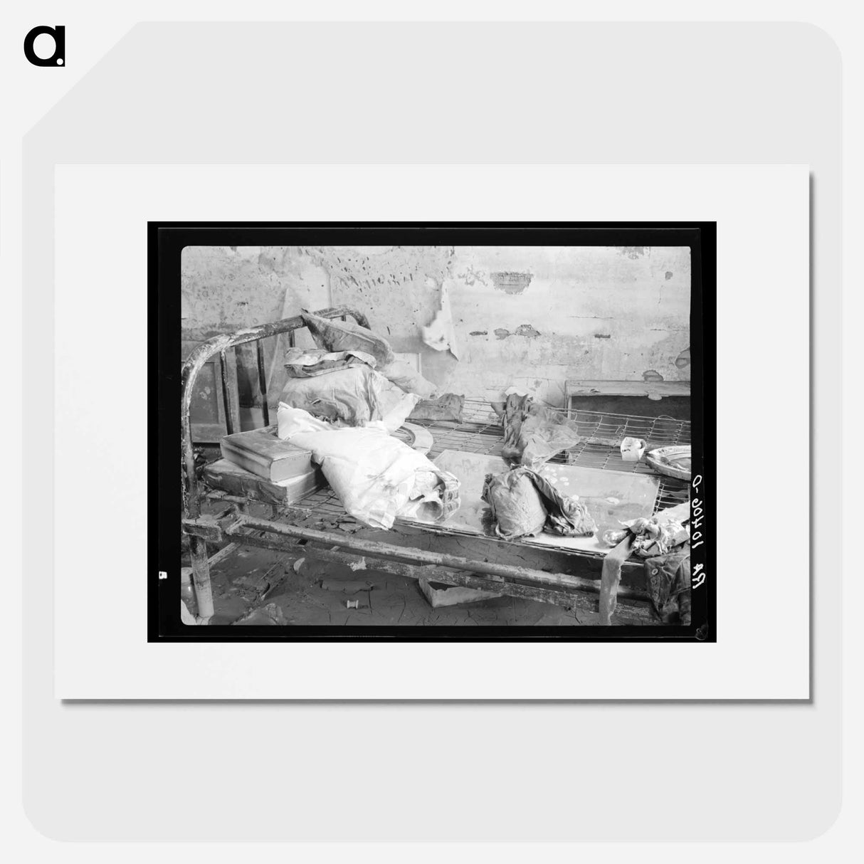 アートポスター-Bedroom in an Indiana Farmhouse After the Flood
- ラッセル リー Poster.