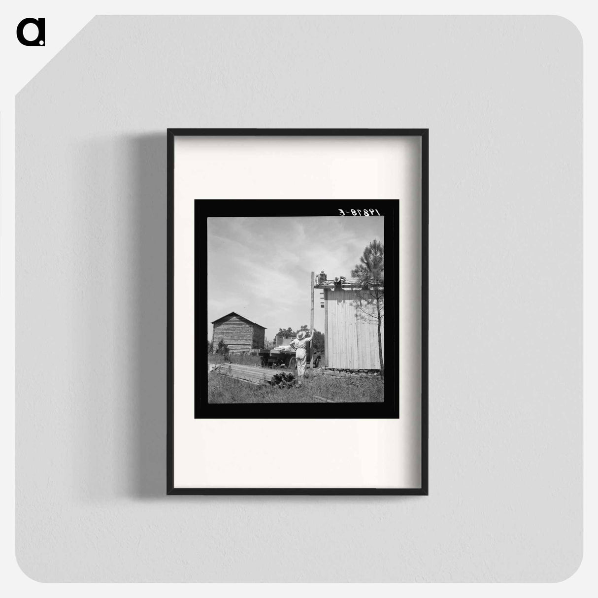 アートポスター-Building plank tobacco barn to replace old log one - ドロテア ラング Poster.