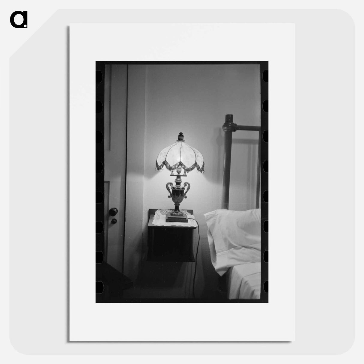 アートポスター-Bedroom with Lamp
- ラッセル リー Poster.