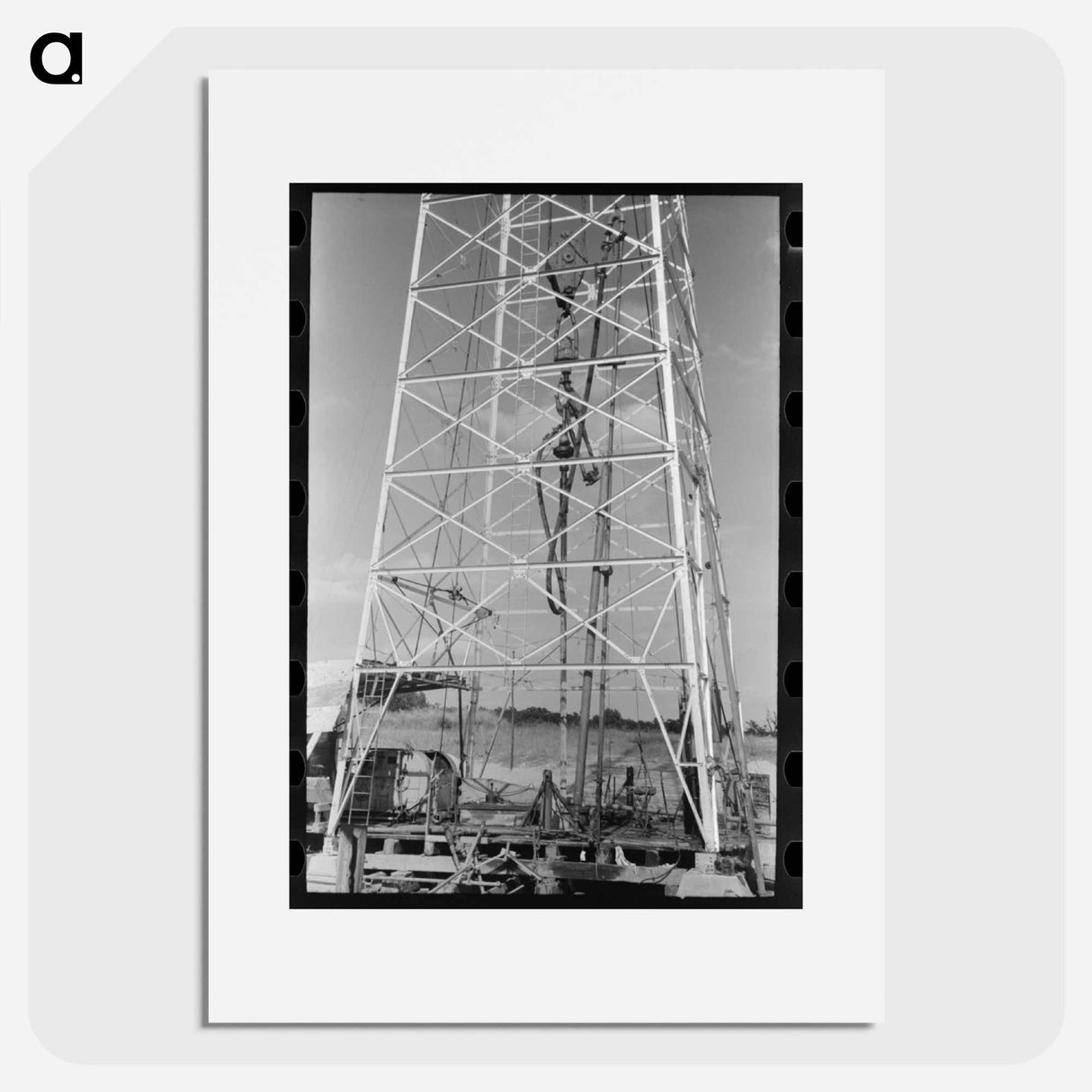 アートポスター-Cable Tool Driller at Oil Well
- ラッセル リー Poster.
