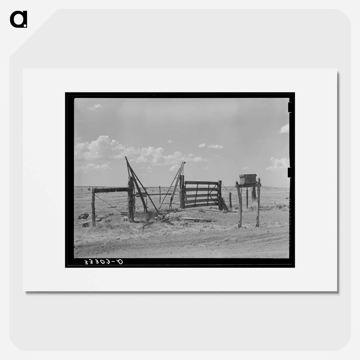 アートポスター-Cattle Guard Gate and Mail Box on Ranch
- ラッセル リー Poster.