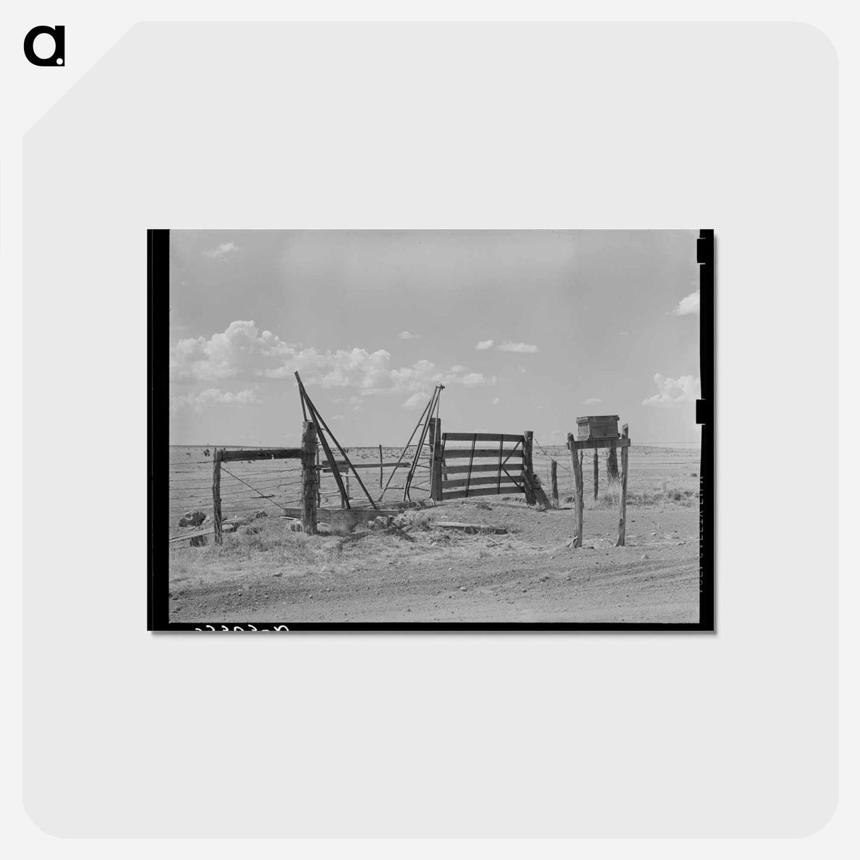 アートポストカード-Cattle Guard Gate and Mail Box on Ranch
- ラッセル リー Postcard.