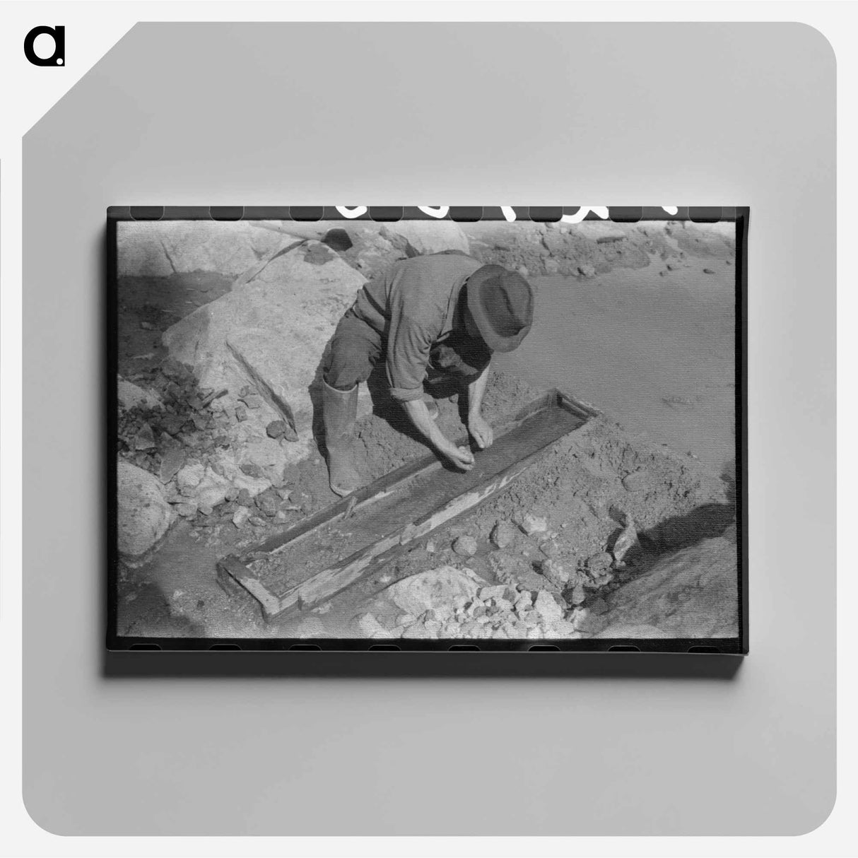 アートパネル-Prospector Working the Sluice Box, Pinos Altos, New Mexico
- ラッセル リー Canvas.