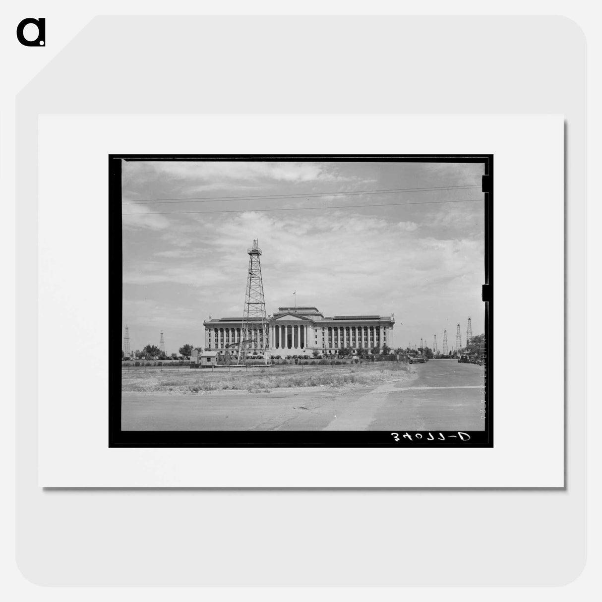 アートポスター-Capitol of Oklahoma with Surrounding Derricks, Oklahoma City
- ラッセル リー Poster.