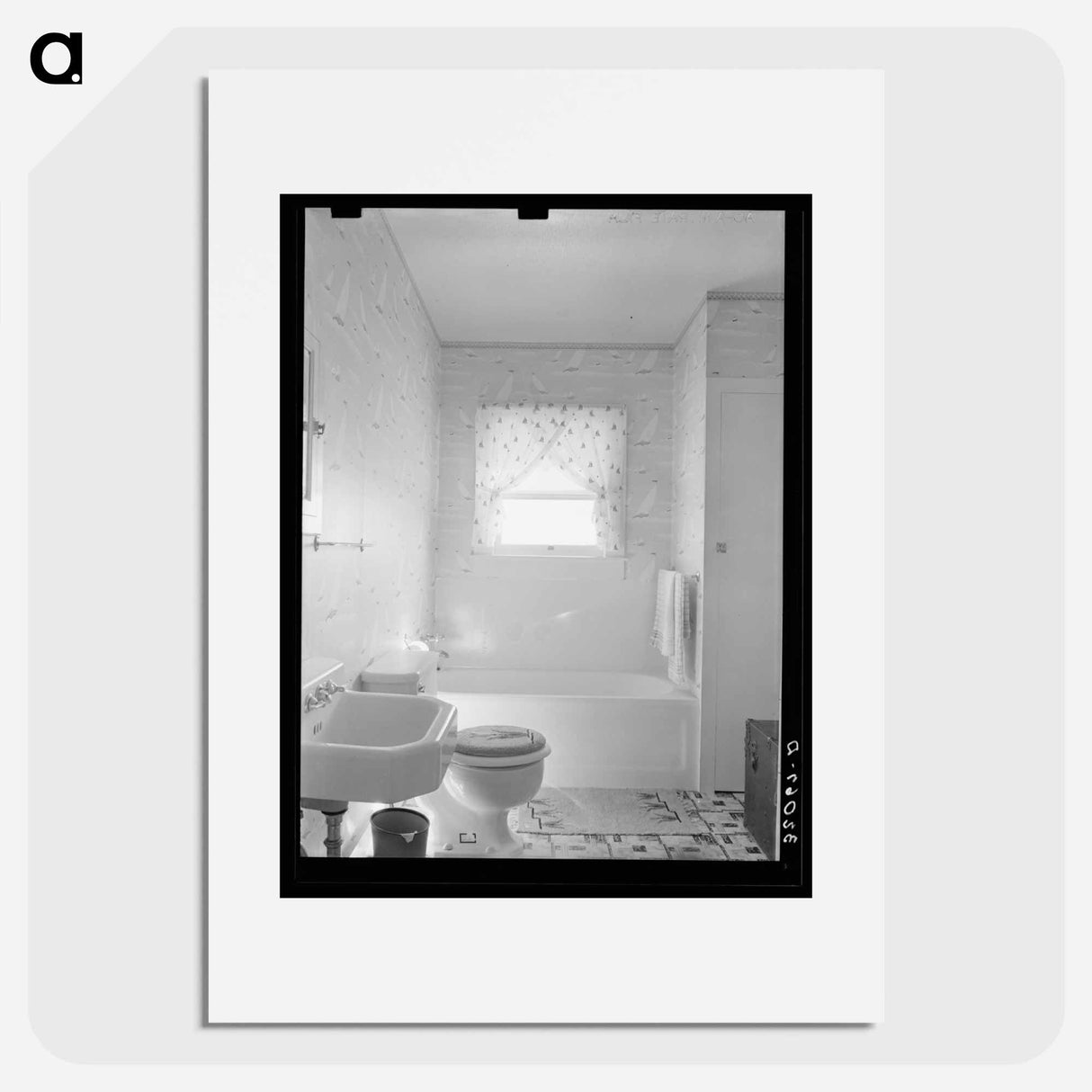 アートポスター-Bathroom of a Tenant House
- ラッセル リー Poster.