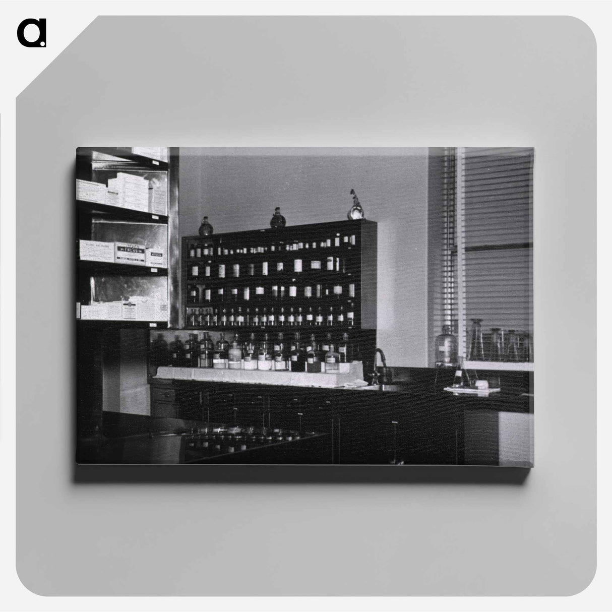 アートパネル-Pharmacy, U.S. Air Force Hospital, Travis Air Force Base, Fairfield, CA
- 国立医学図書館 Canvas.