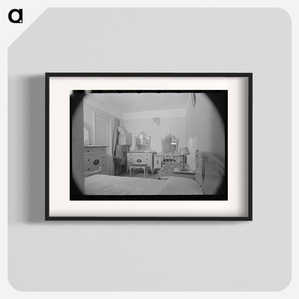 アートポスター-Bedroom of Nathan Katz Apartment, East 168th Street, Bronx, New York
- ラッセル リー Poster.