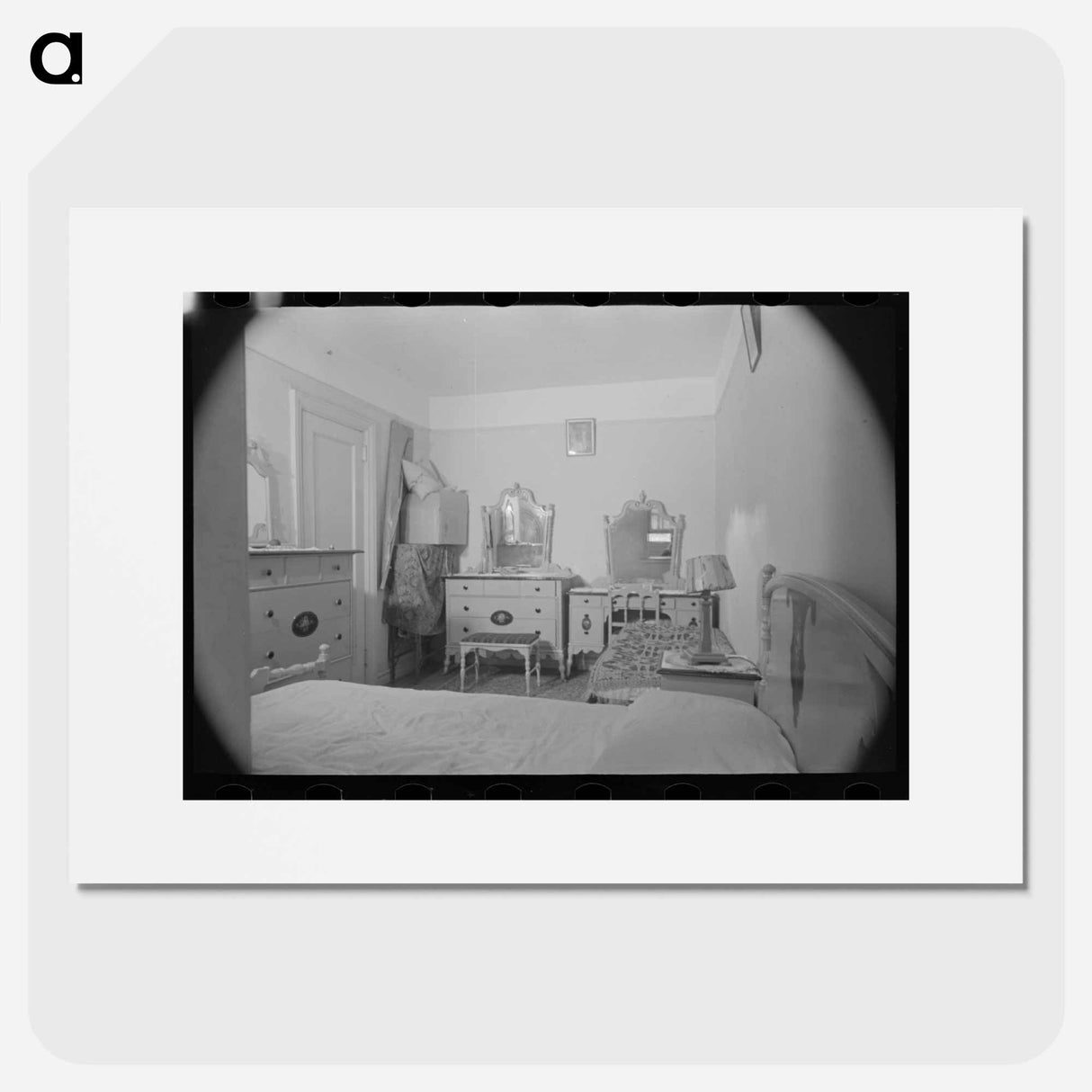 アートポスター-Bedroom of Nathan Katz Apartment, East 168th Street, Bronx, New York
- ラッセル リー Poster.