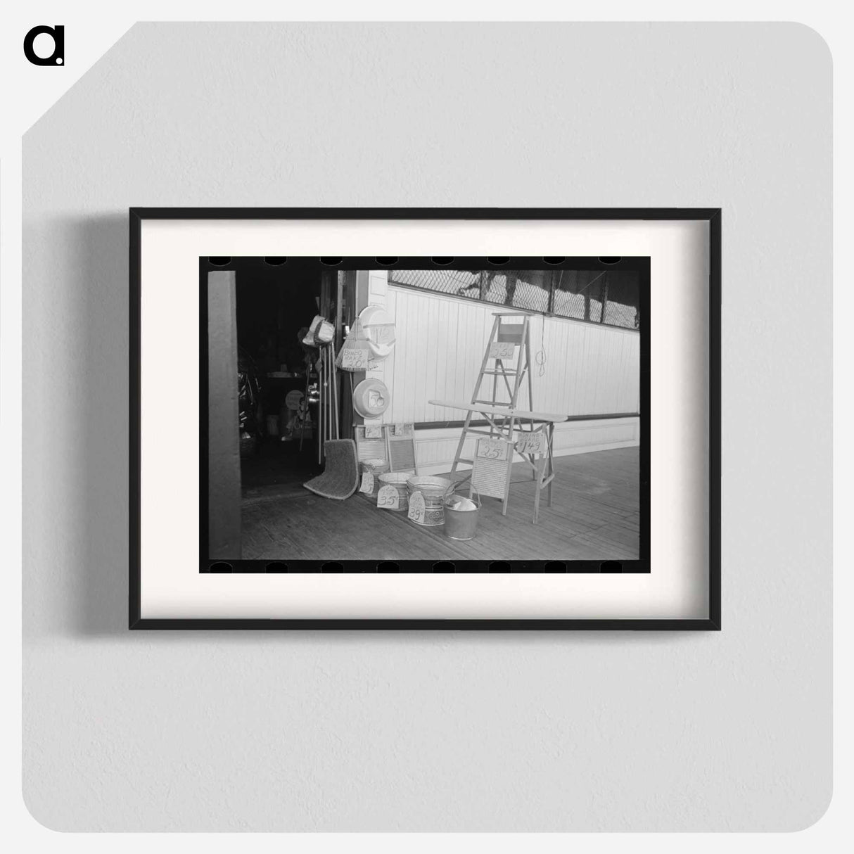アートポスター-Articles in Front of General Store, Garyville, Louisiana
- ラッセル リー Poster.