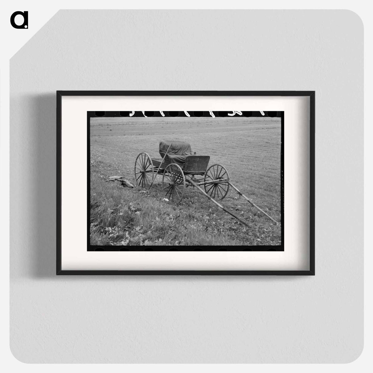 アートポスター-Buggy and Pitchfork on Farm Near Northampton, Massachusetts
- ラッセル リー Poster.