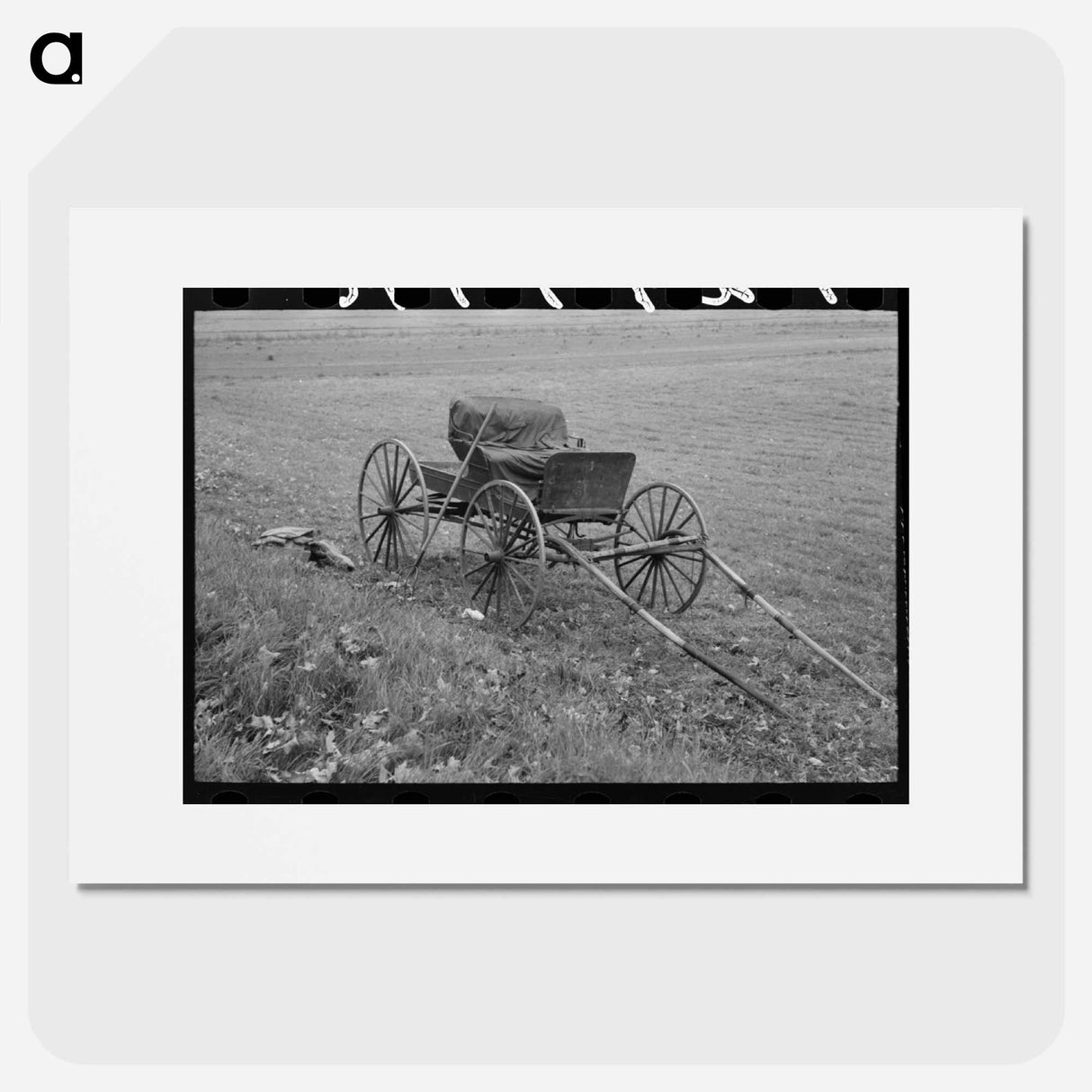 アートポスター-Buggy and Pitchfork on Farm Near Northampton, Massachusetts
- ラッセル リー Poster.