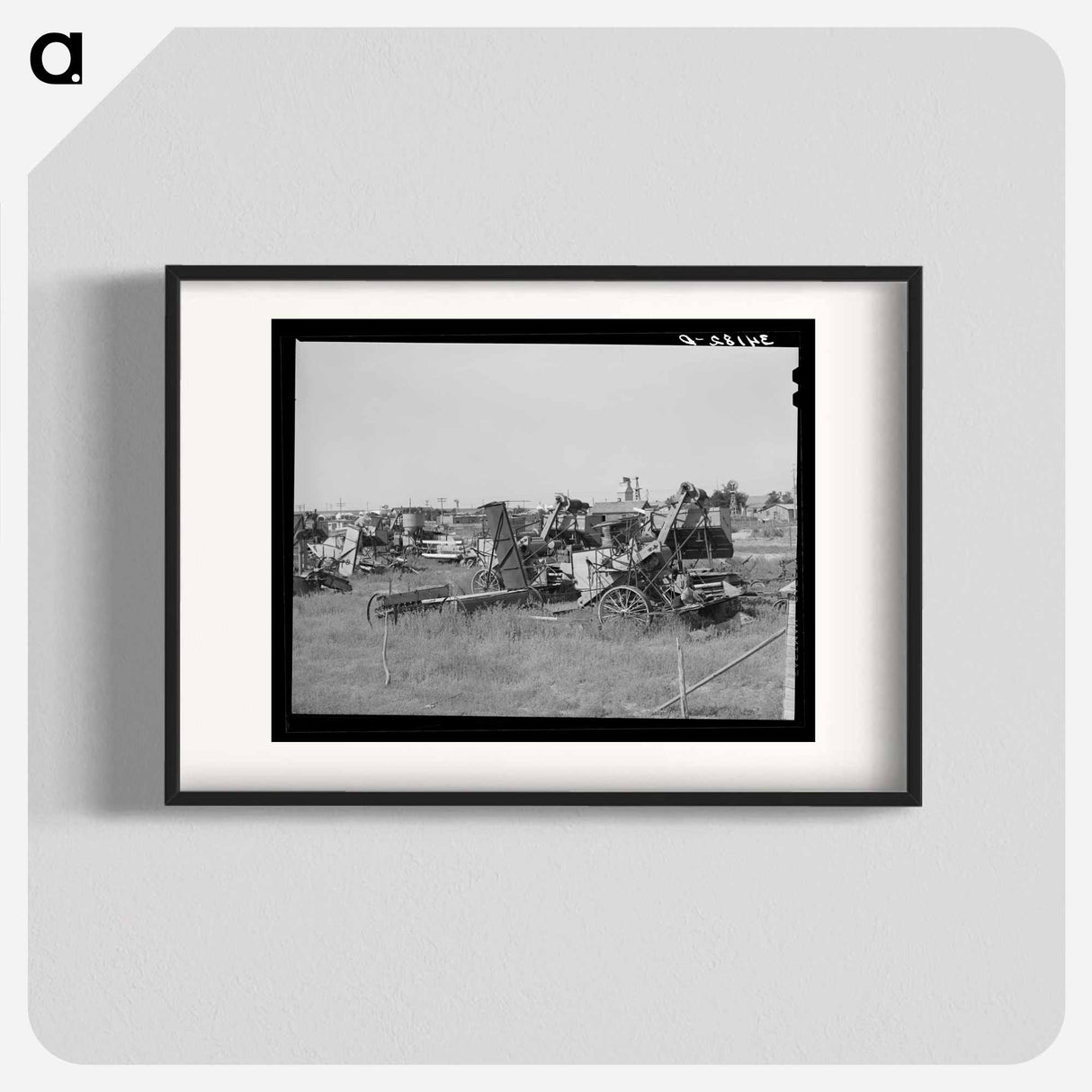 アートポスター-Agricultural Implement Junkyard near Syracuse, Kansas
- ラッセル リー Poster.