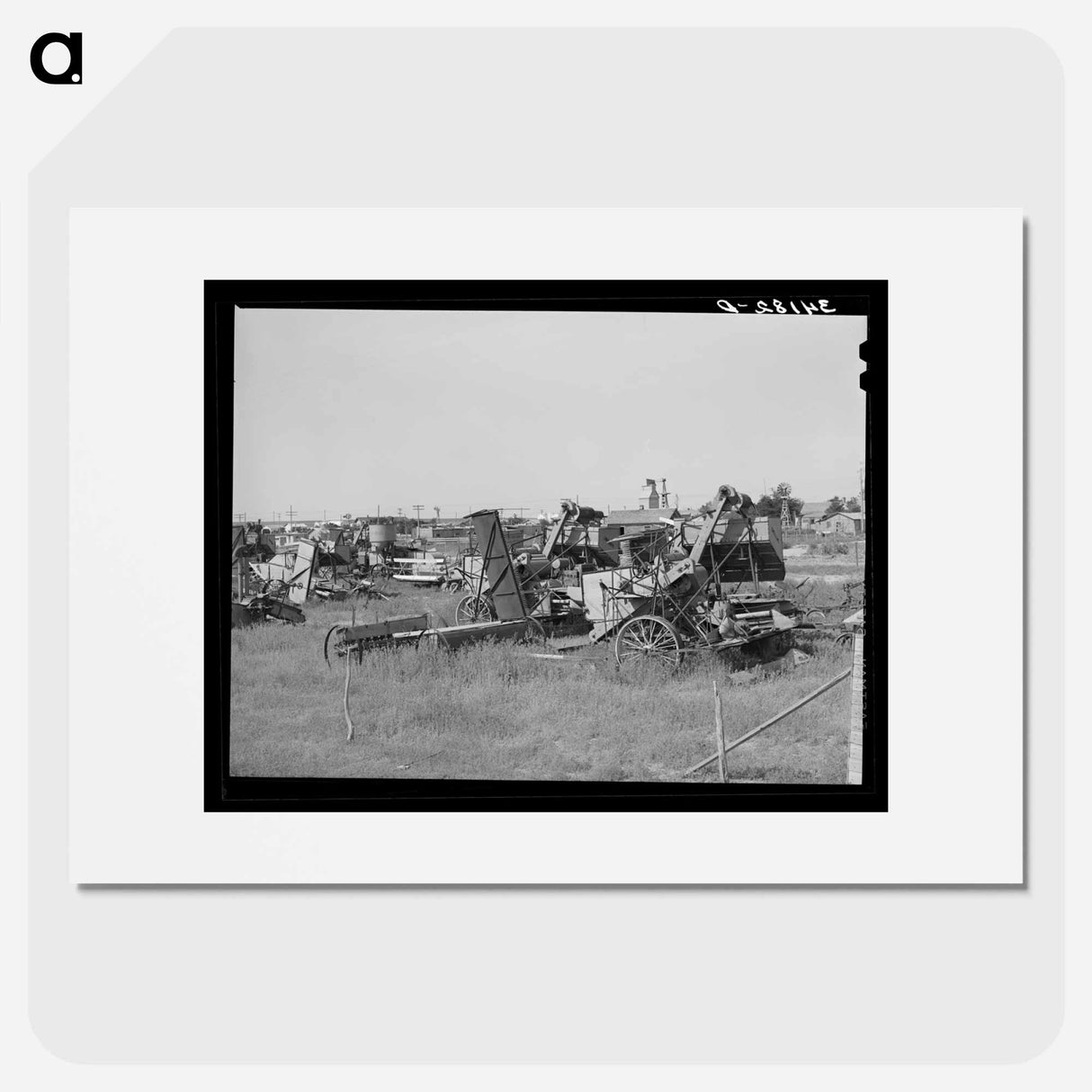 アートポスター-Agricultural Implement Junkyard near Syracuse, Kansas
- ラッセル リー Poster.