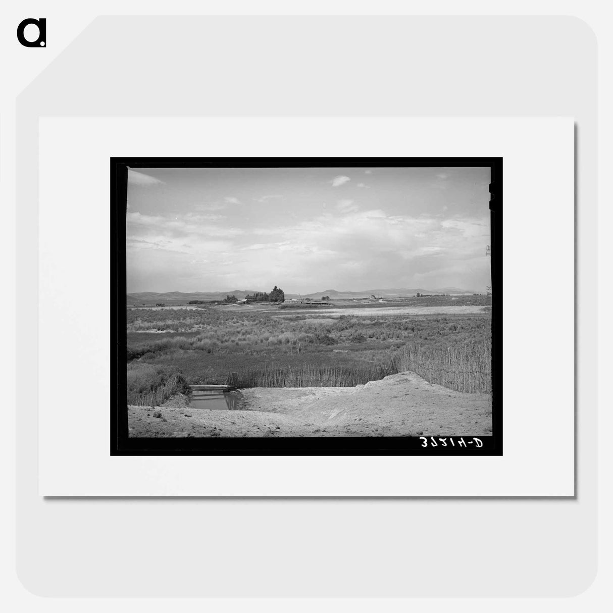 アートポスター-Corral of Farmer and Outlying Farming Country, Box Elder County, Utah
- ラッセル リー Poster.