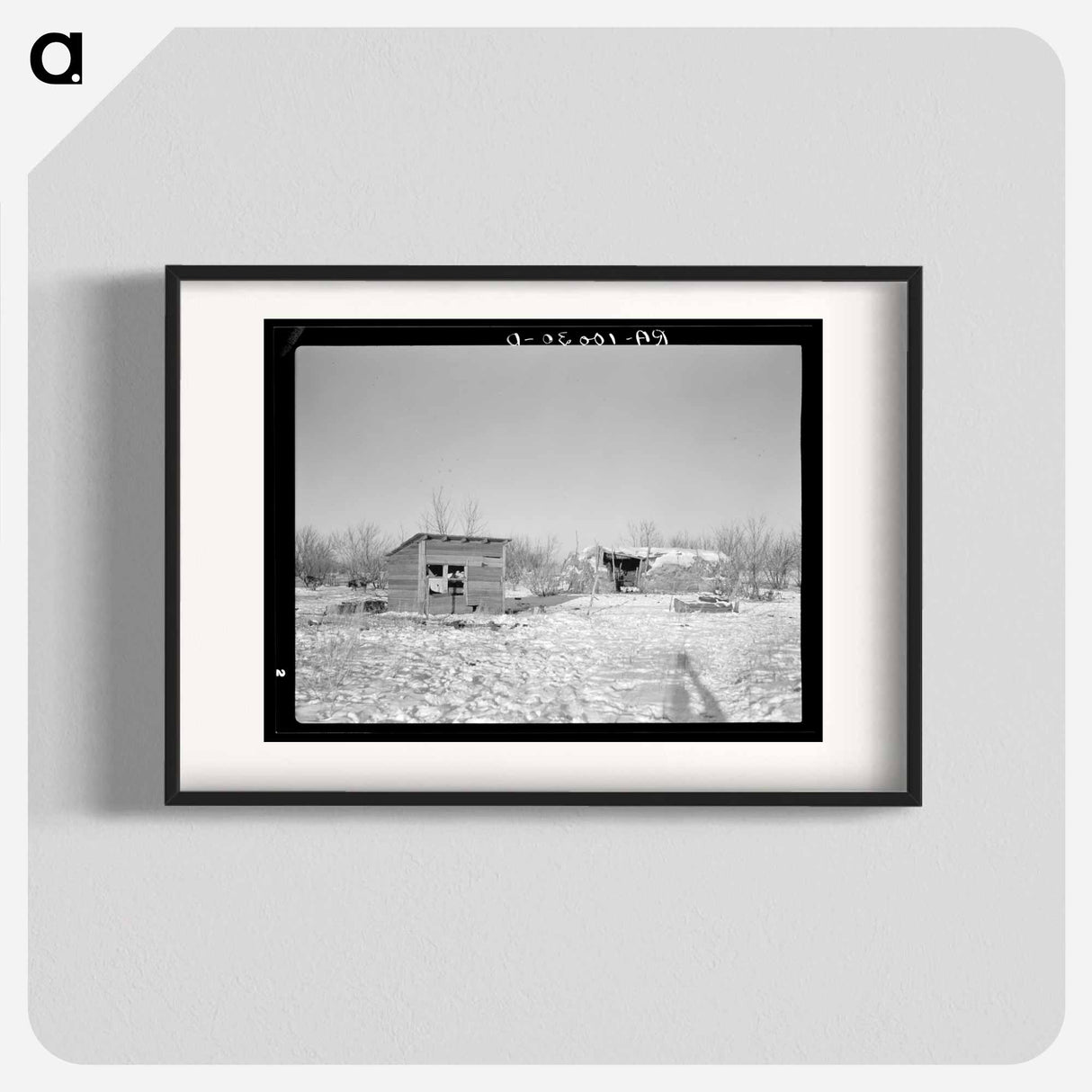 アートポスター-Chicken House and Cattle Barn on the William Helmke Farm
- ラッセル リー Poster.