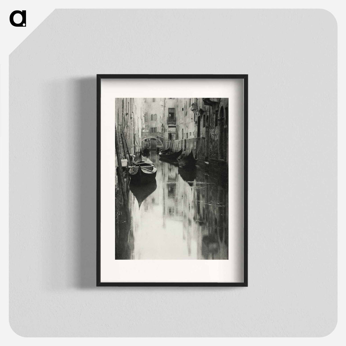 A Venetian Canal - アルフレッド スティーグリッツ Poster.