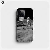 Apollo 16 - アポロ月面着陸 Phone Case.