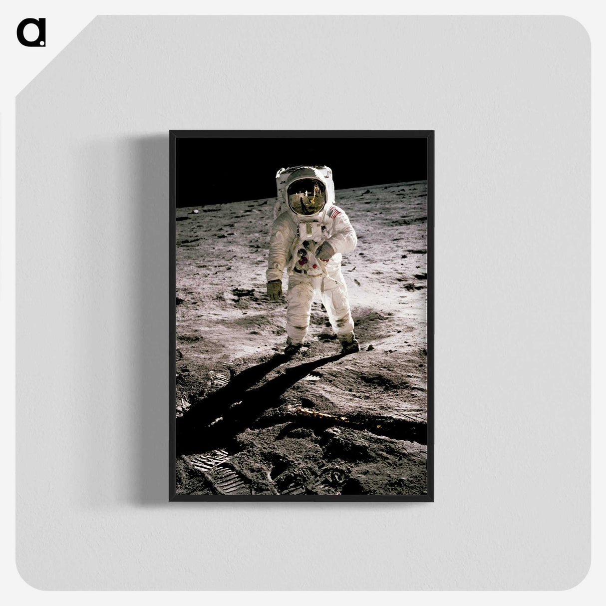 1-1_Apollo-Moon-Landing_blk-crop