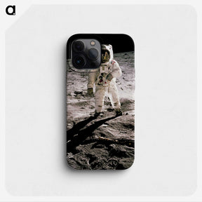 1-1_The-Moon_phone