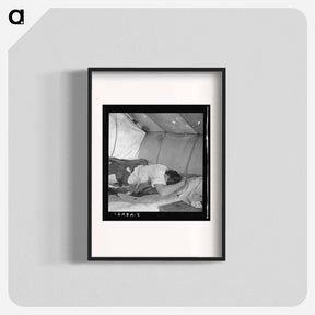 アートポスター-Inside a pea picker's tent in the middle of the morning. No work. Santa Clara County, California. - ドロテア ラング Poster.